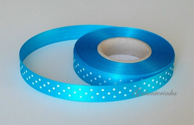 Stuha atlasová 15 mm s puntíkem papouščí modrá 426 - 5 m