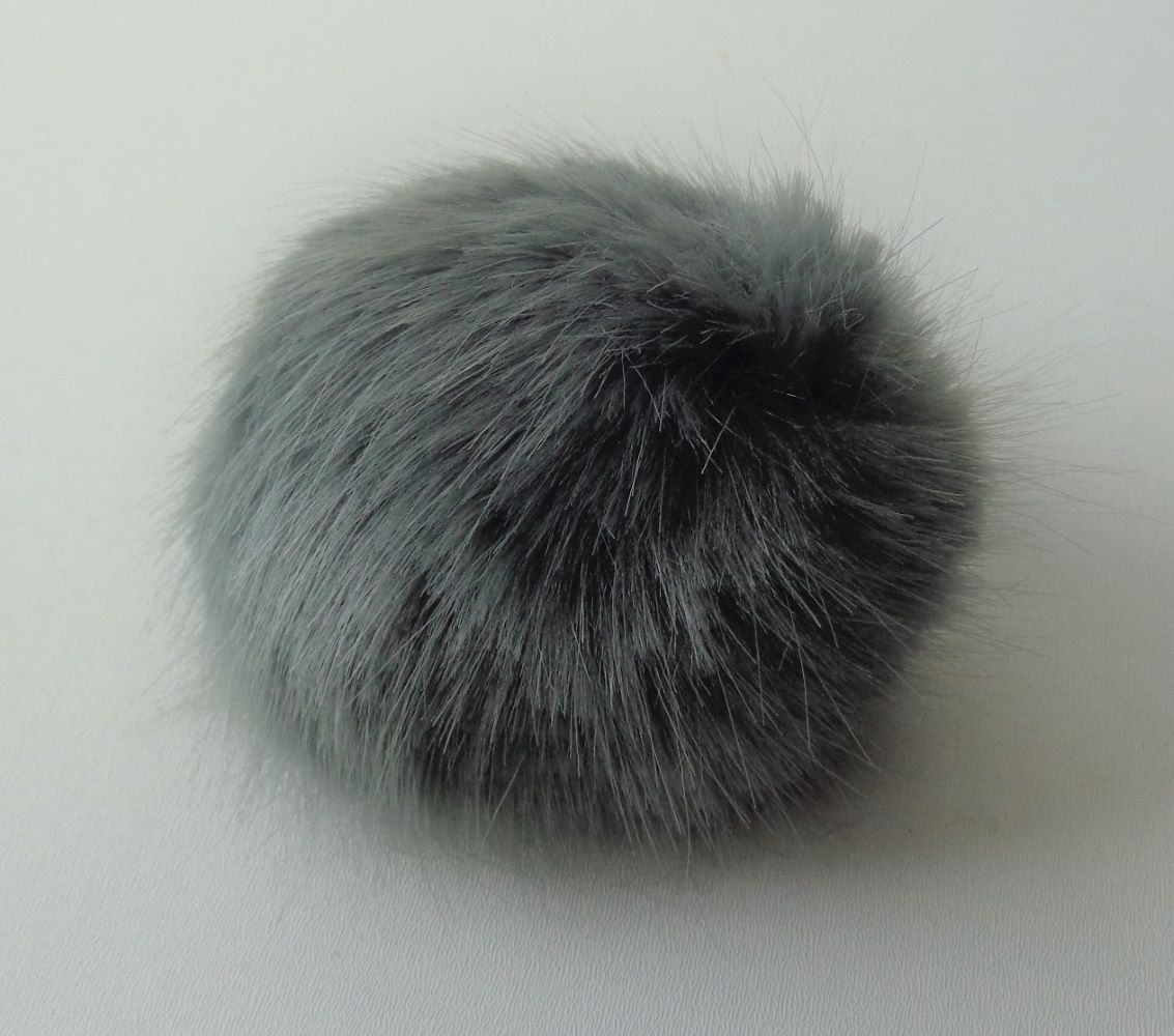 Kožešinová bambule šedá 9 cm