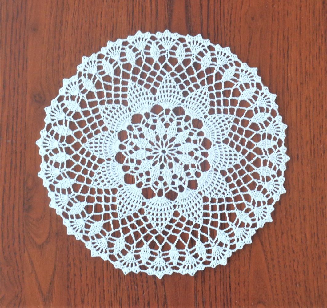 Háčkovaná dečka kulatá 27 cm bílá - Darina