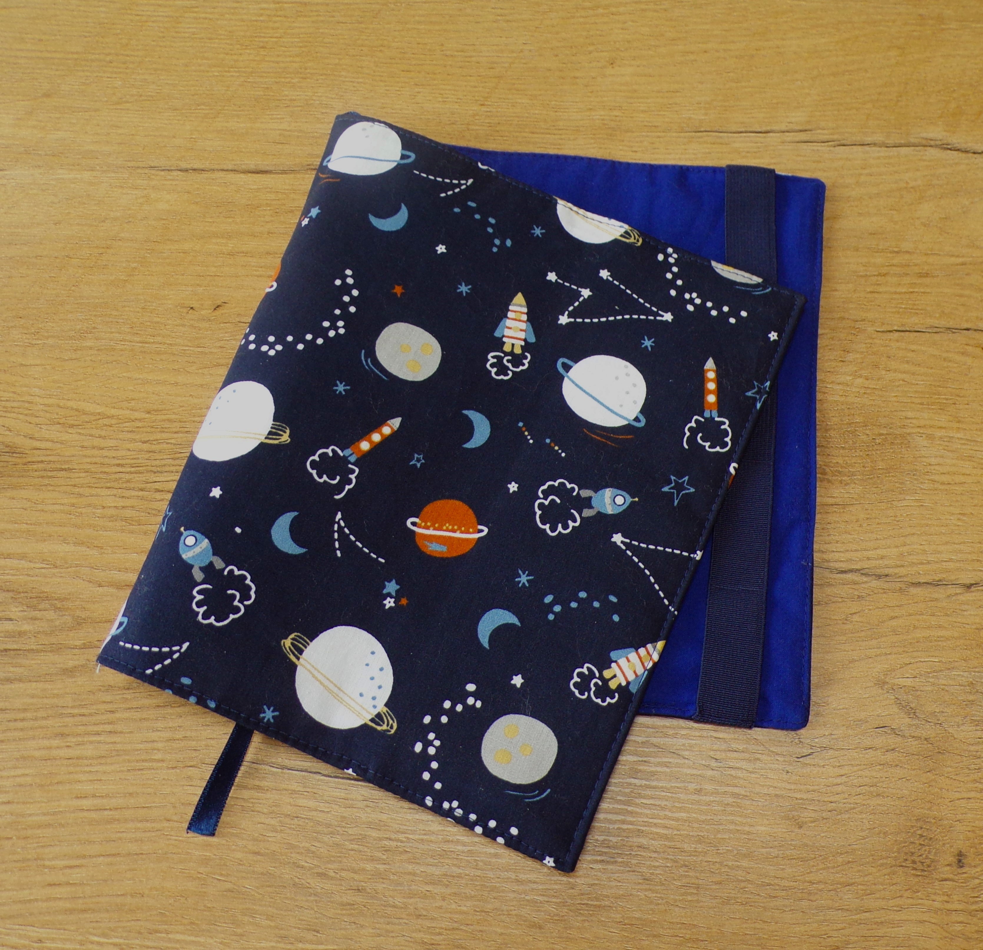 Obal na knihu - výška 21,5 cm - vesmír
