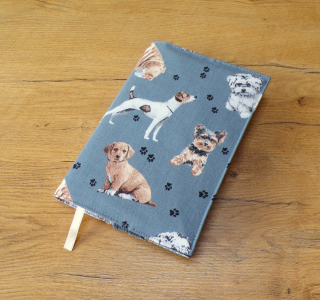 Obal na knihu - výška 22 cm - pejsci na šedé