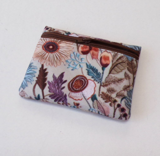 Pouzdro / kapsička na karty - květy na béžové 13 x 10 cm